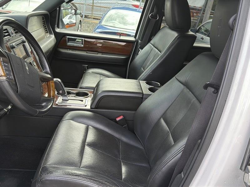 Lincoln Navigator 4WD 2013