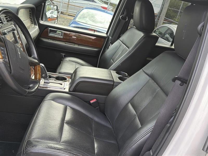 Lincoln Navigator 4WD 2013