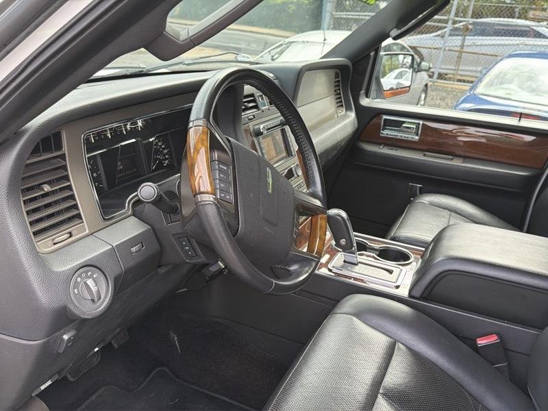 Lincoln Navigator 4WD 2013