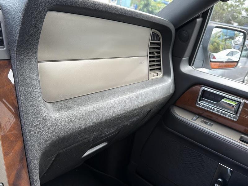 Lincoln Navigator 4WD 2013