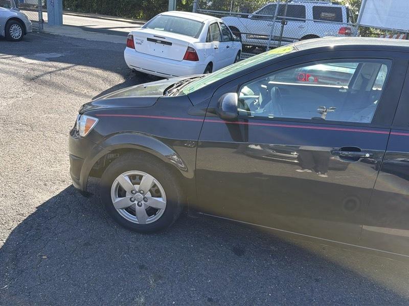 Chevrolet Sonic LS Auto 5-Door 2015