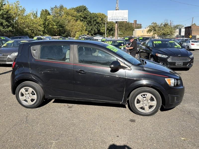 Chevrolet Sonic LS Auto 5-Door 2015