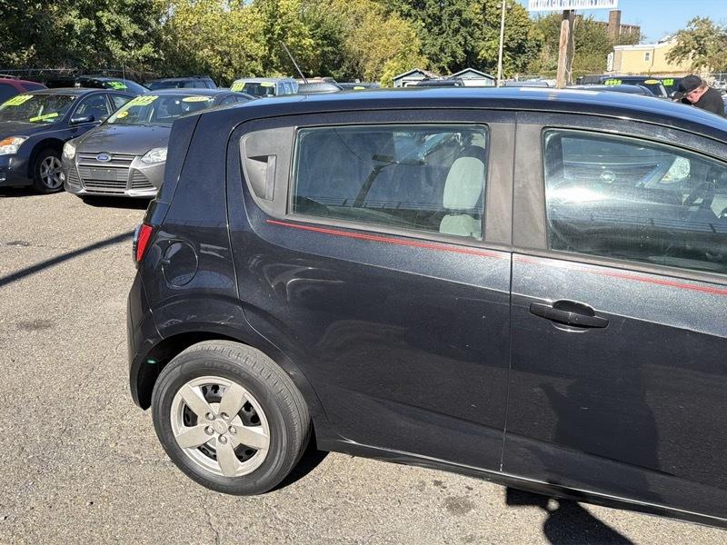 Chevrolet Sonic LS Auto 5-Door 2015
