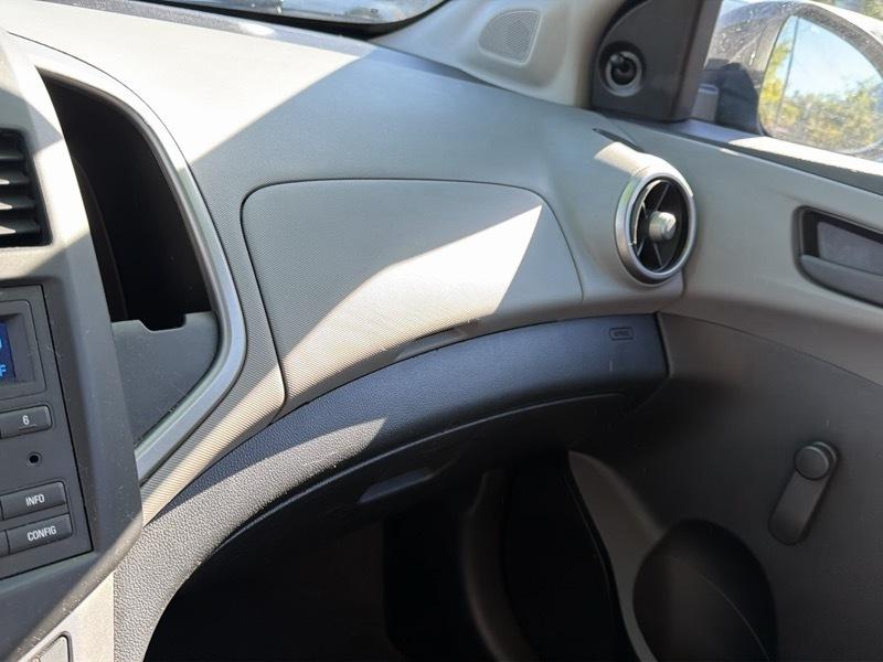 Chevrolet Sonic LS Auto 5-Door 2015