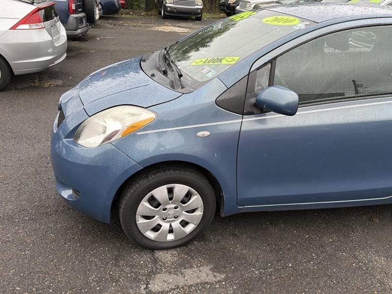 Toyota Yaris Liftback 3-Door MT 2010