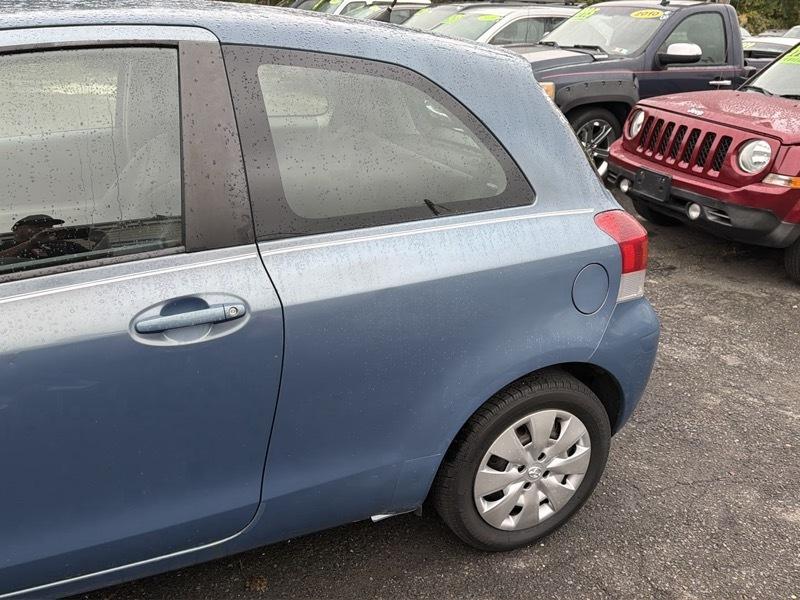 Toyota Yaris Liftback 3-Door MT 2010