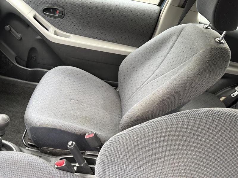 Toyota Yaris Liftback 3-Door MT 2010