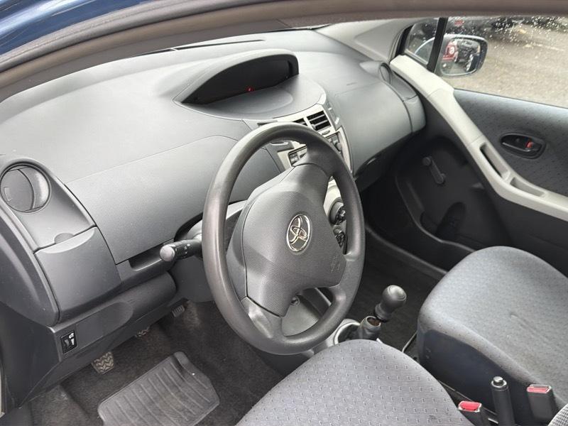 Toyota Yaris Liftback 3-Door MT 2010