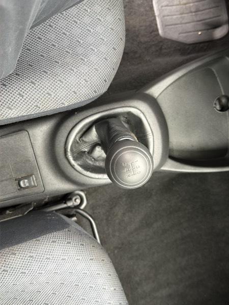 Toyota Yaris Liftback 3-Door MT 2010