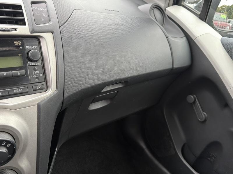 Toyota Yaris Liftback 3-Door MT 2010