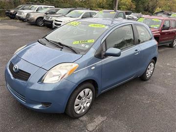 2010 Toyota Yaris Liftback 3-Door MT