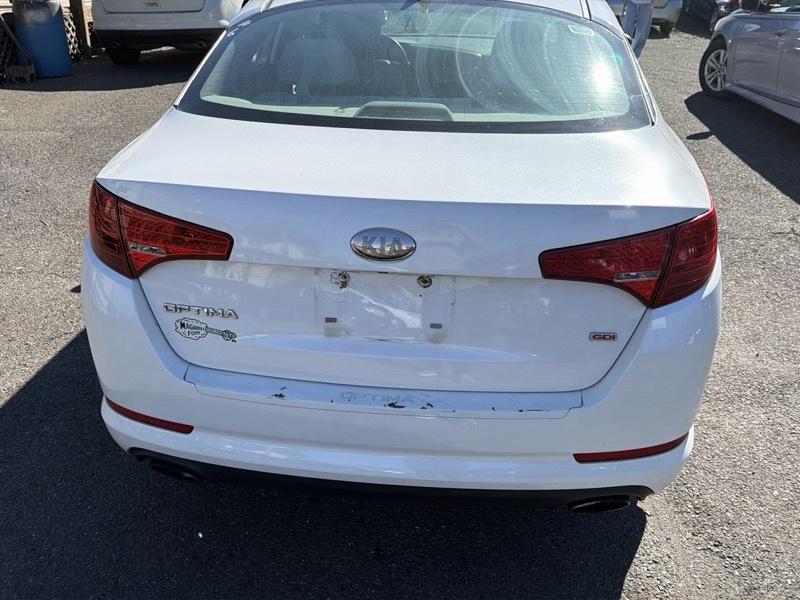 Kia Optima LX MT 2013