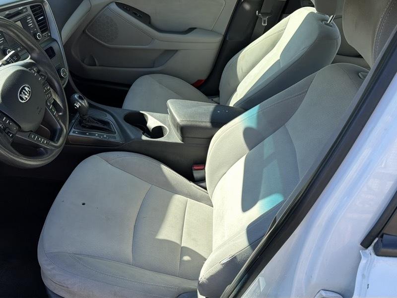 Kia Optima LX MT 2013