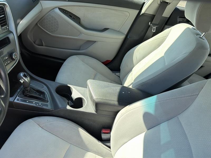 Kia Optima LX MT 2013
