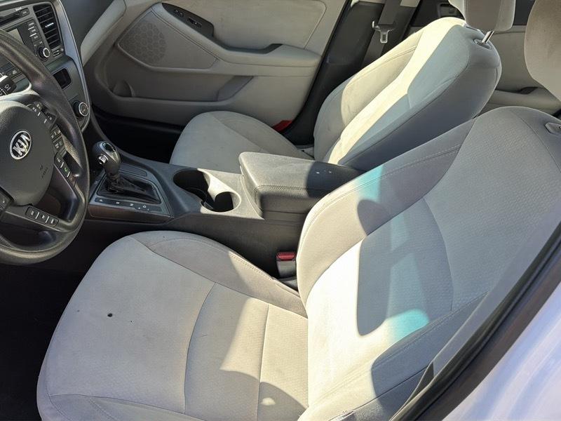 Kia Optima LX MT 2013
