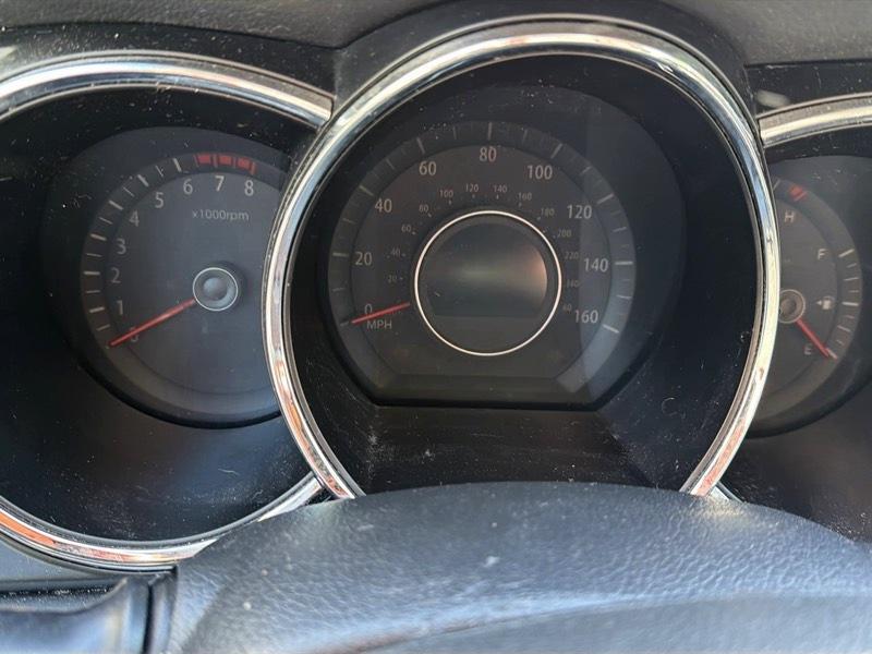 Kia Optima LX MT 2013