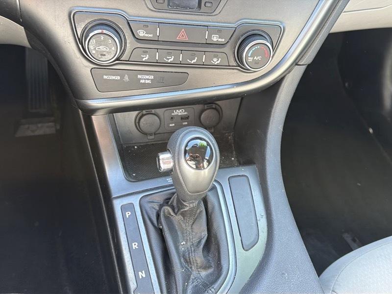 Kia Optima LX MT 2013