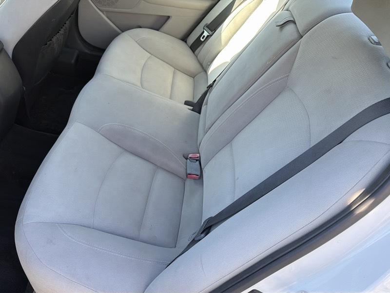 Kia Optima LX MT 2013