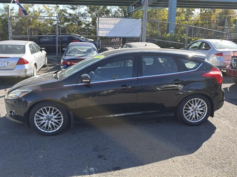Ford Focus Titanium Hatch 2014