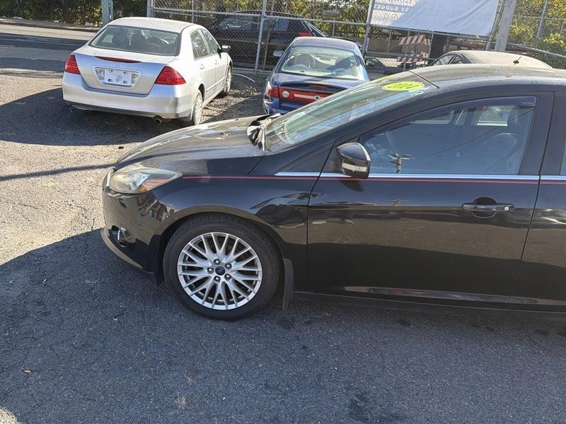 Ford Focus Titanium Hatch 2014