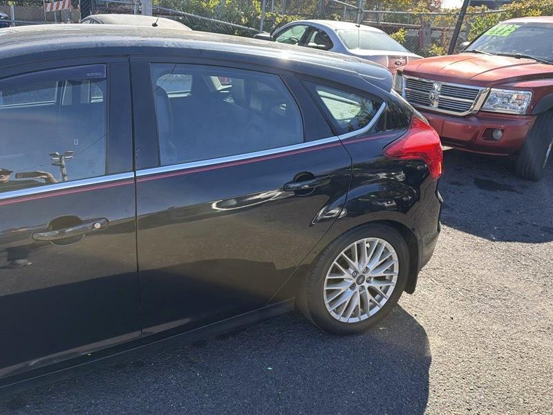 Ford Focus Titanium Hatch 2014