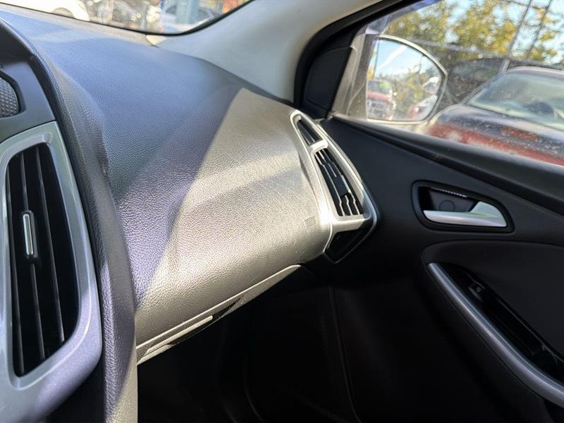 Ford Focus Titanium Hatch 2014
