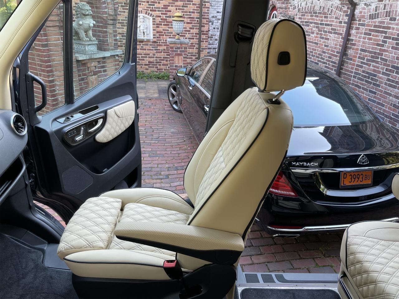 Mercedes-Benz Sprinter Van  2025