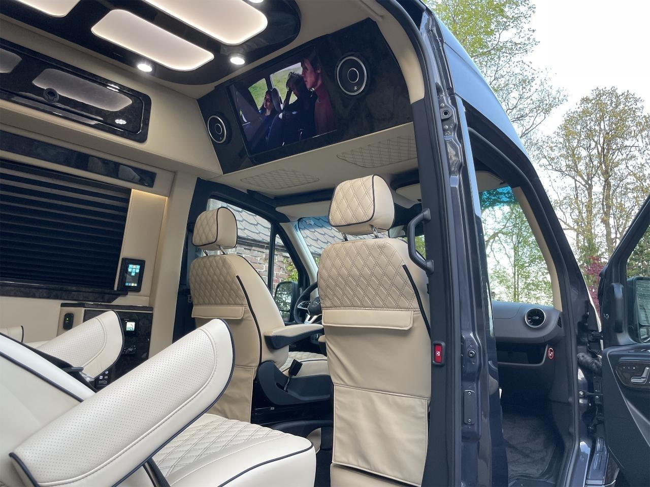 Mercedes-Benz Sprinter Van  2025