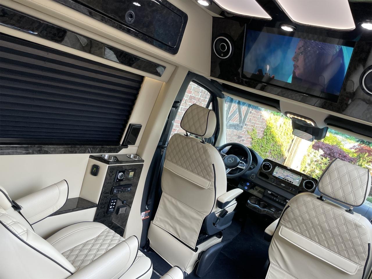 Mercedes-Benz Sprinter Van  2025