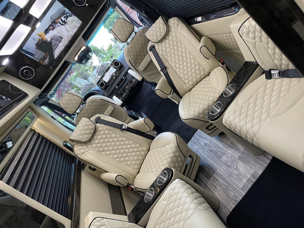 Mercedes-Benz Sprinter Van  2025