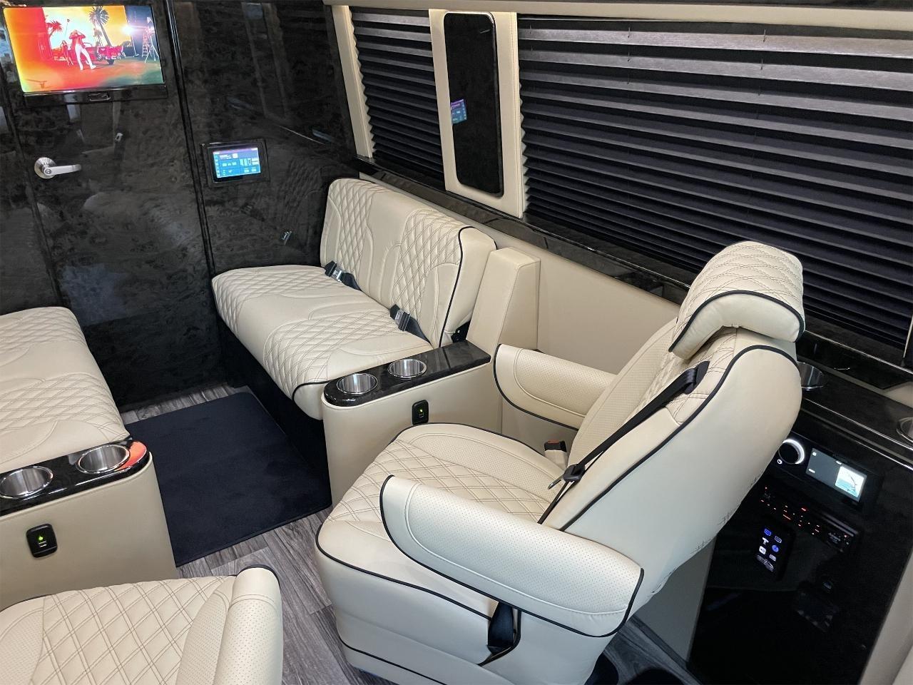 Mercedes-Benz Sprinter Van  2025