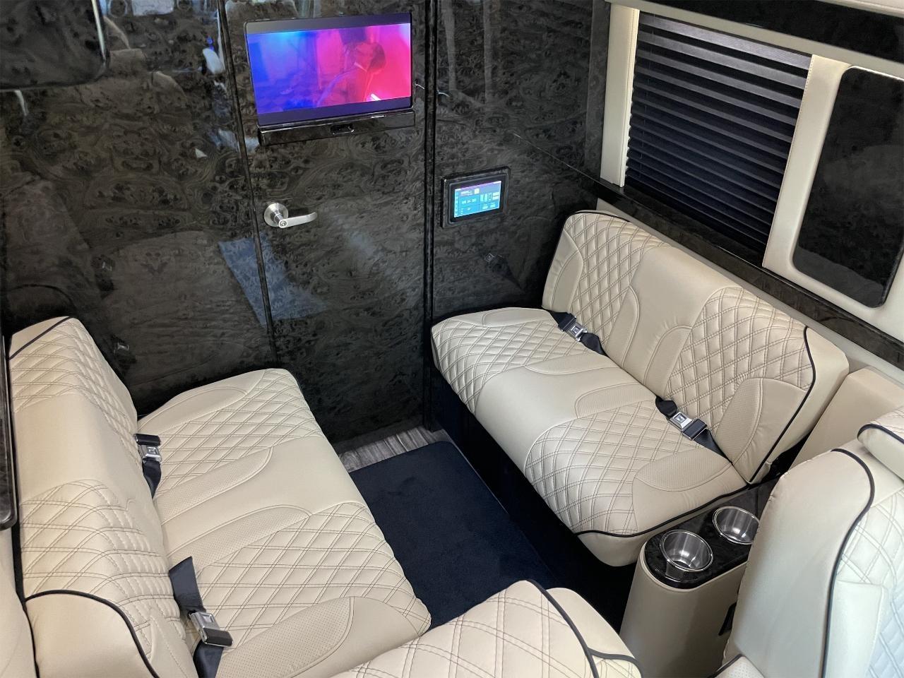 Mercedes-Benz Sprinter Van  2025
