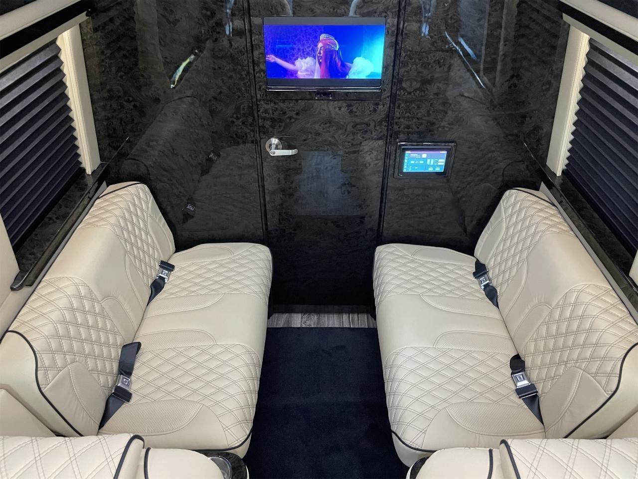 Mercedes-Benz Sprinter Van  2025