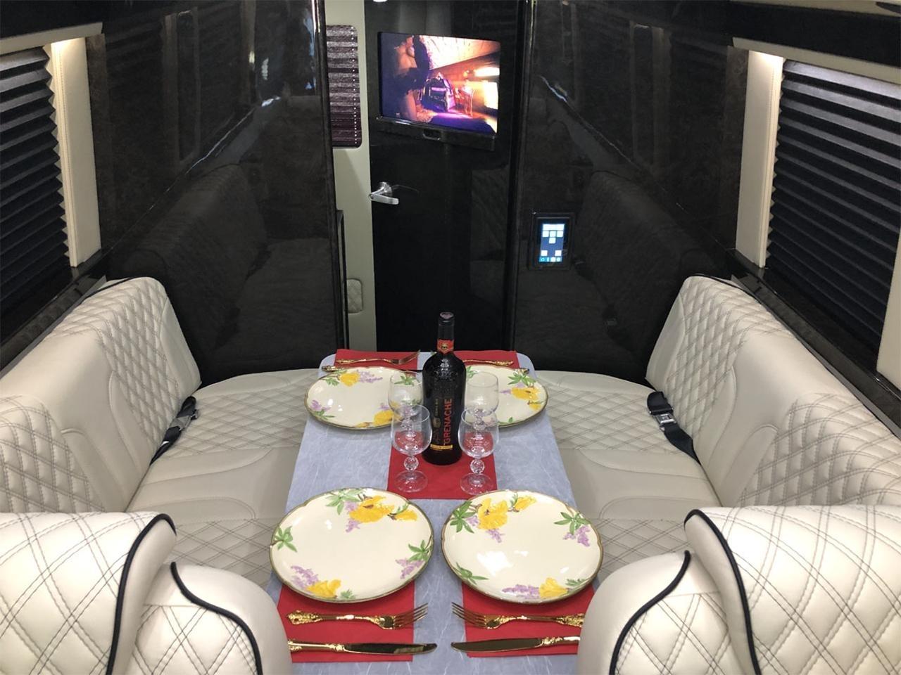 Mercedes-Benz Sprinter Van  2025