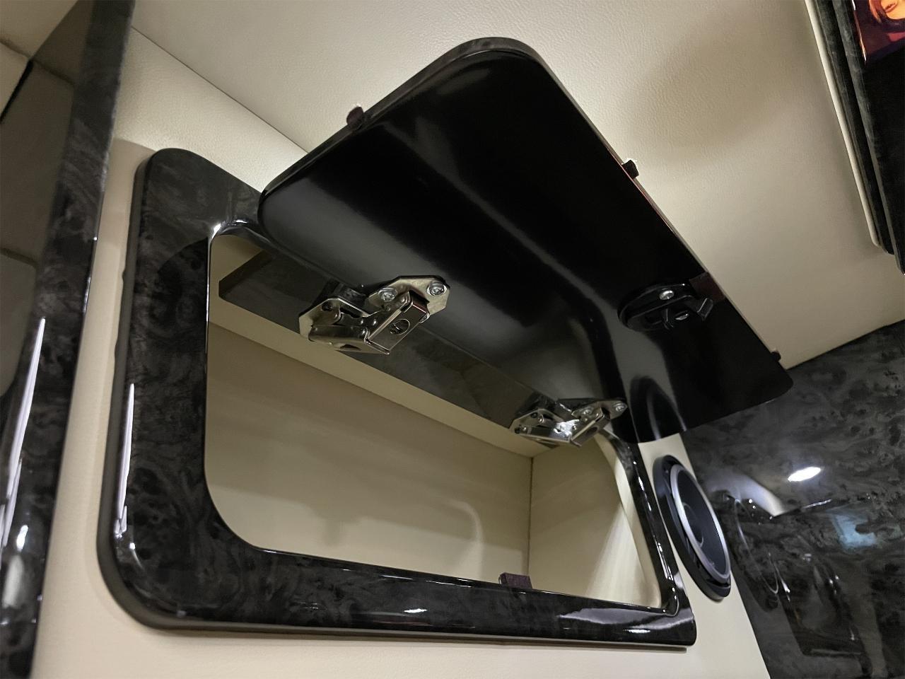 Mercedes-Benz Sprinter Van  2025