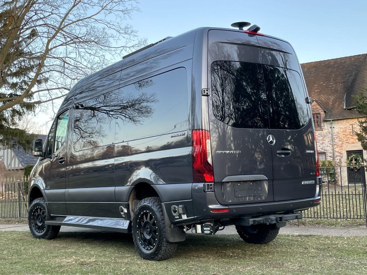 Mercedes-Benz Sprinter Van  2025