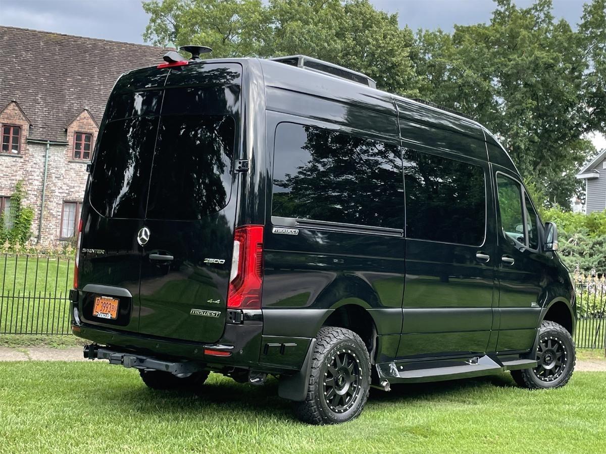Mercedes-Benz Sprinter  2025