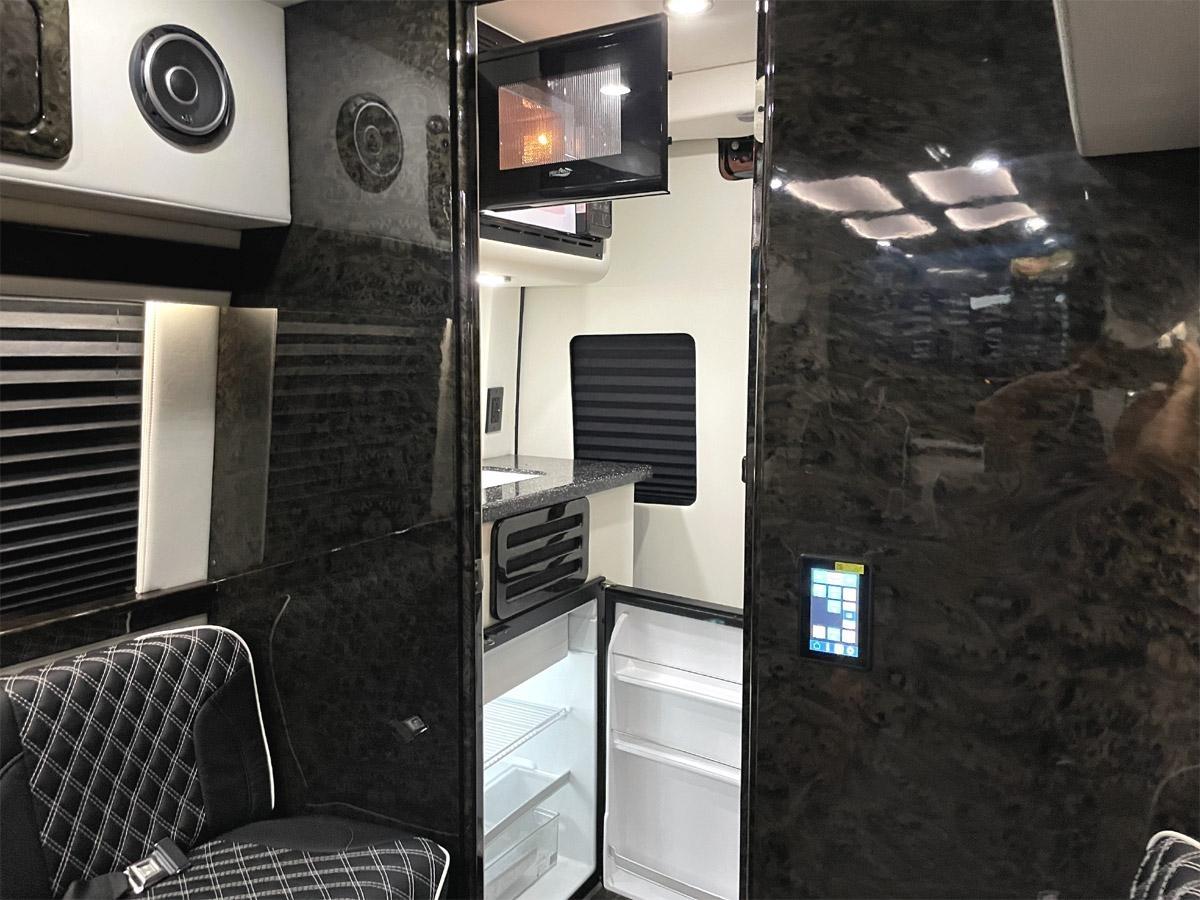 Mercedes-Benz Sprinter  2025