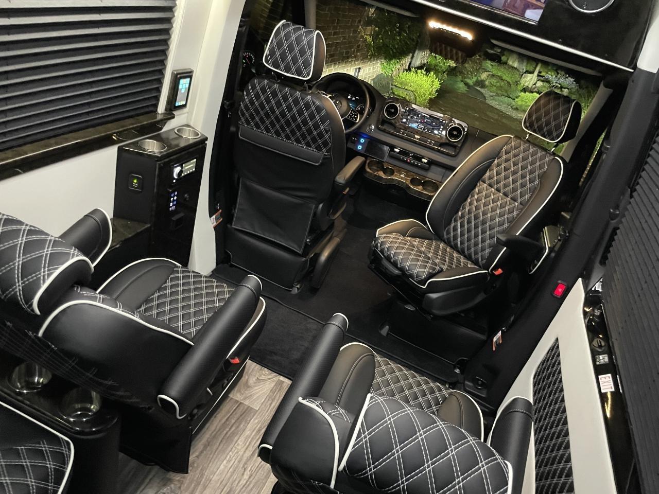Mercedes-Benz Sprinter  2025