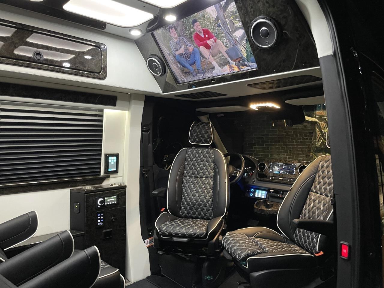 Mercedes-Benz Sprinter  2025