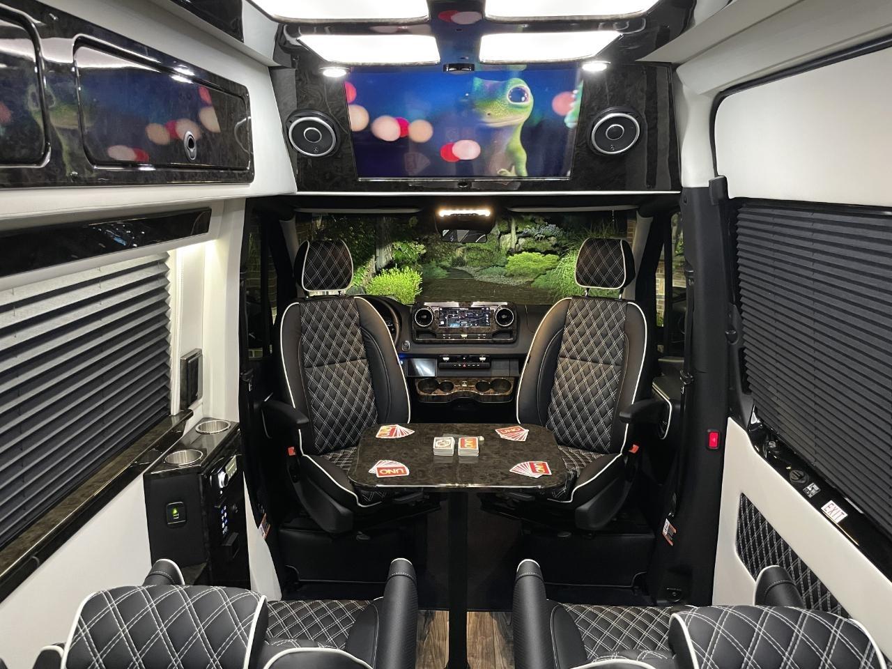 Mercedes-Benz Sprinter  2025