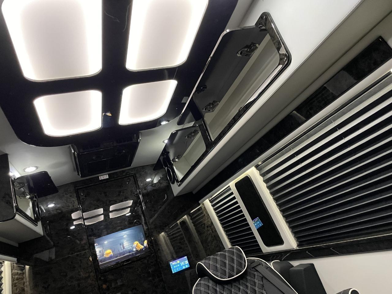 Mercedes-Benz Sprinter  2025