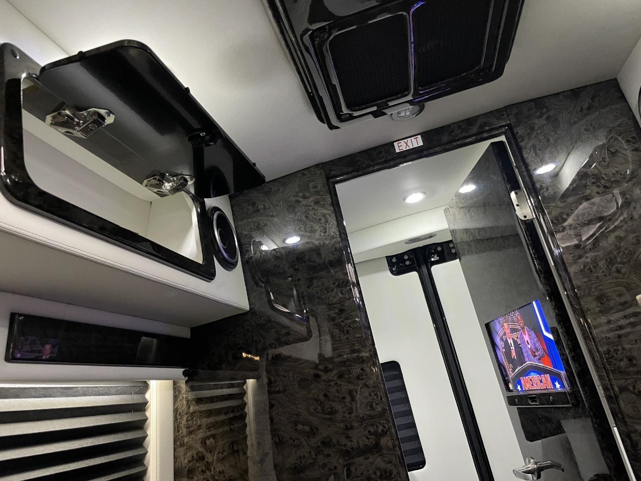 Mercedes-Benz Sprinter  2025