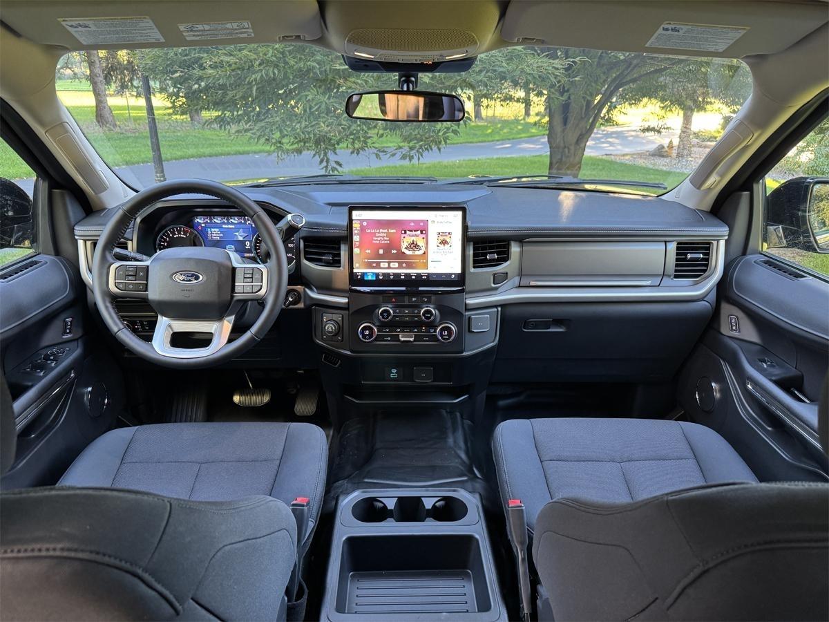 Ford Expedition EL XL 4WD 2023