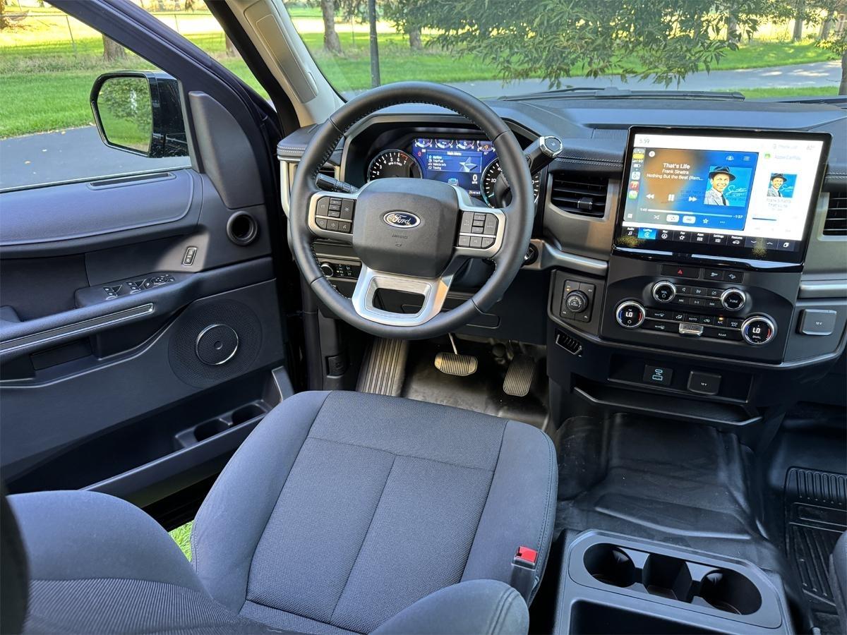 Ford Expedition EL XL 4WD 2023