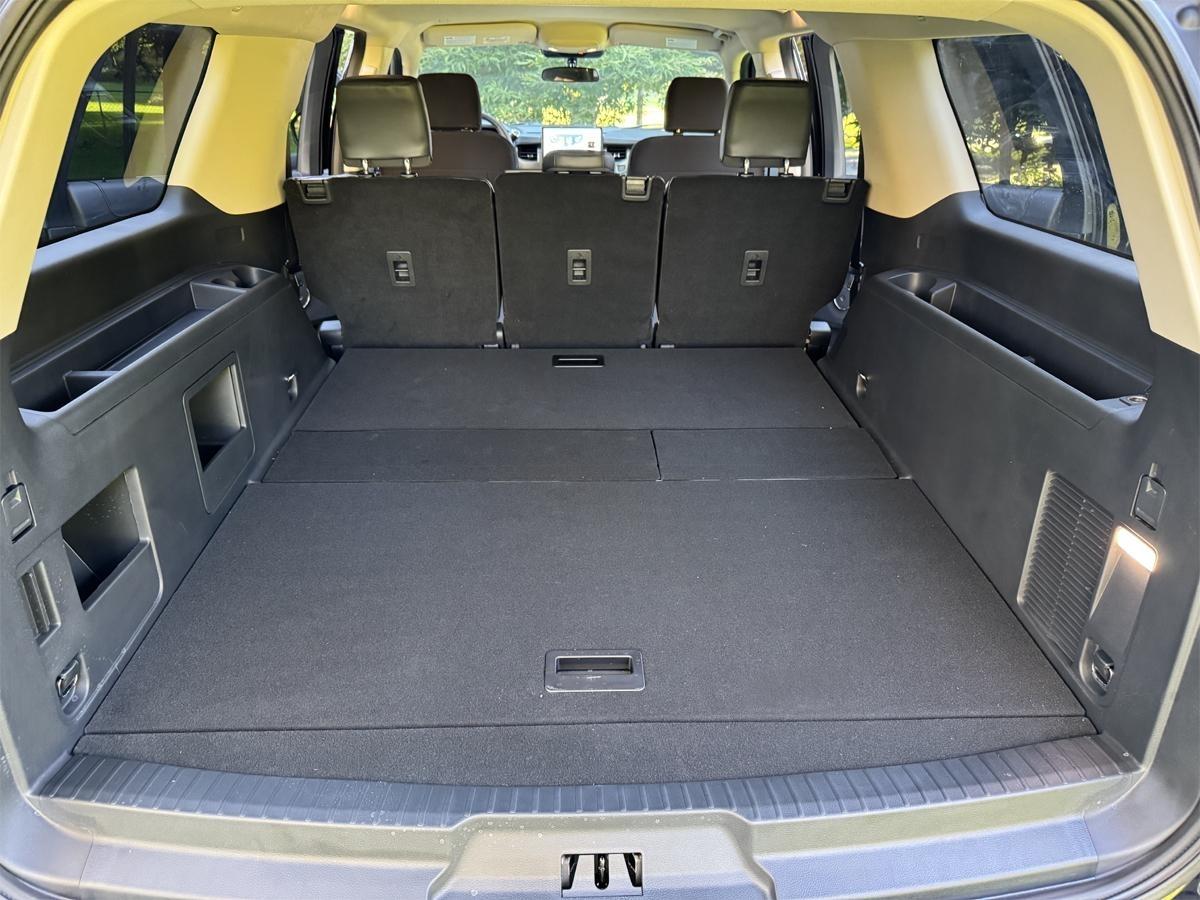 Ford Expedition EL XL 4WD 2023