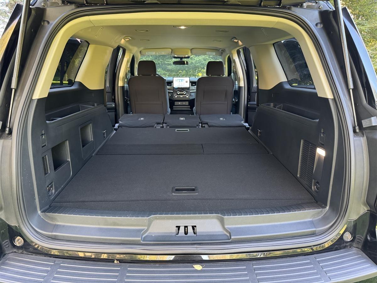 Ford Expedition EL XL 4WD 2023