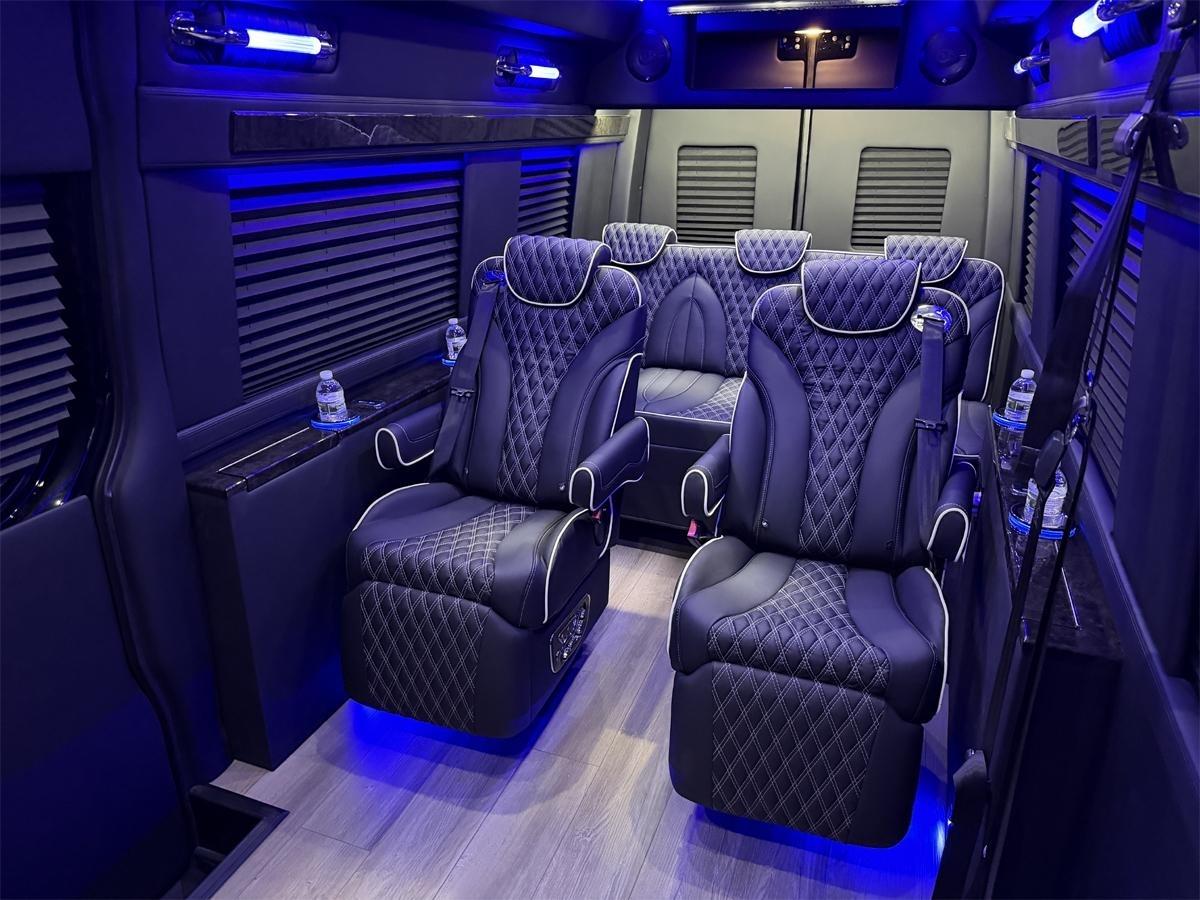 Mercedes-Benz Sprinter 2500 170-in. WB 2024