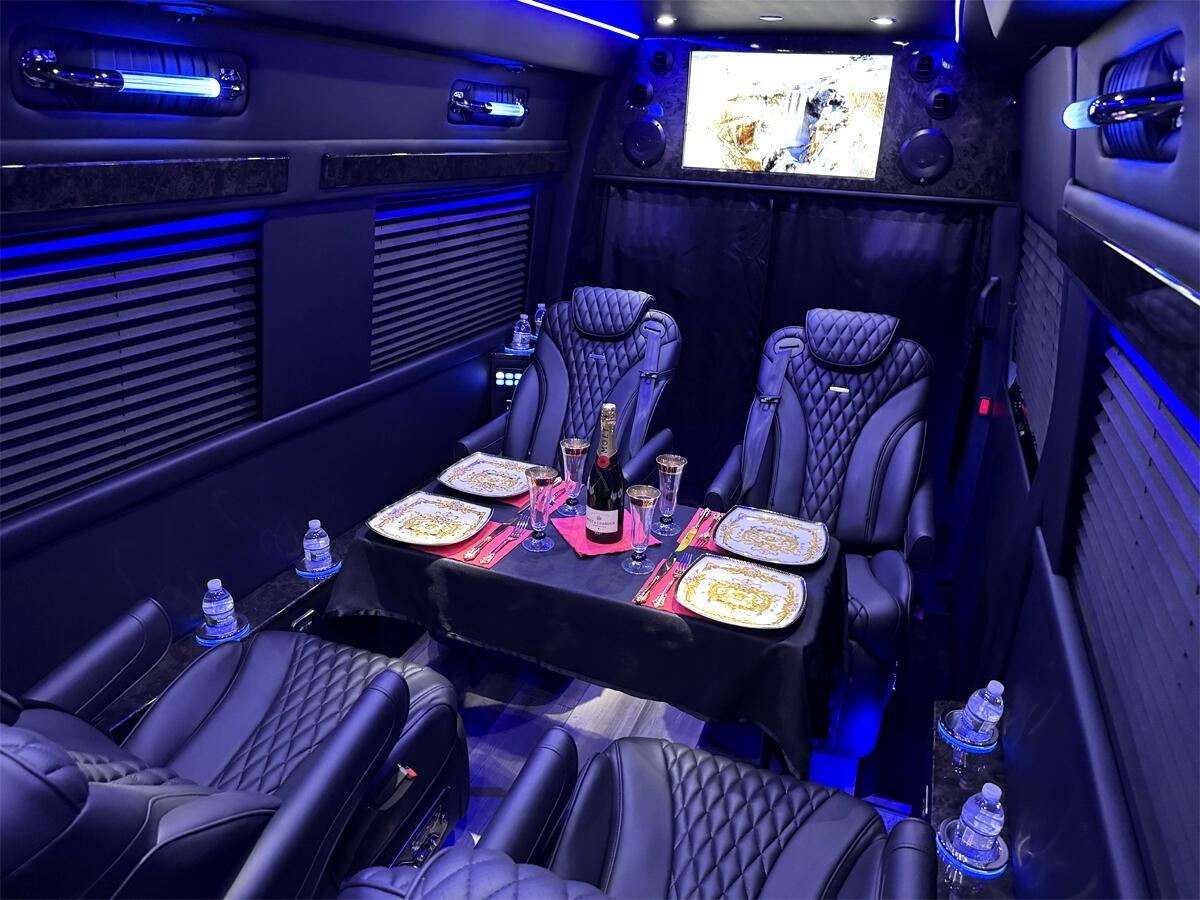 Mercedes-Benz Sprinter 2500 170-in. WB 2024