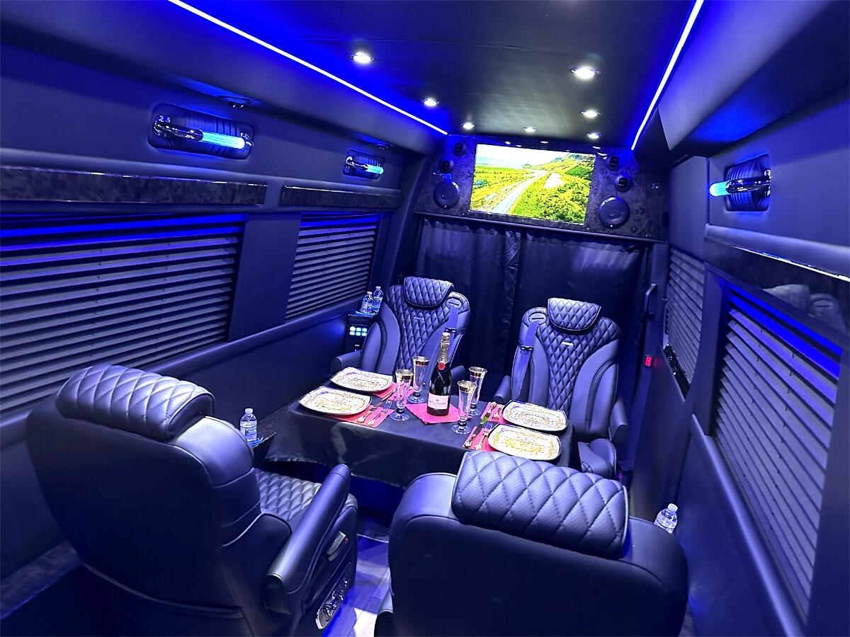 Mercedes-Benz Sprinter 2500 170-in. WB 2024